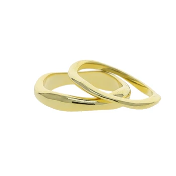 Arany Színű Polírozott Fém Egymásra Zenekar Gyűrű A Nők Egyszerű Geometriai Ékszerek