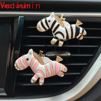 Autó Aroma Illat Légfrissítő Autó Aroma Diffúzor Levegő Vent Clip Gyémánt Aranyos Zebra Illat Auto Tartozék Lányoknak