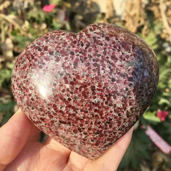 Természetes durva Garnet kristály kő Nyers semiprecious Zuhant kőből faragott szív alakú kő lakberendezés